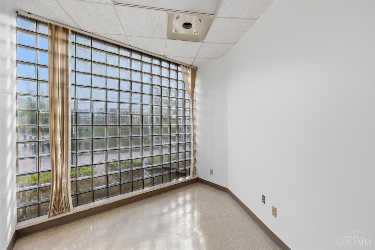 10196 Springfield Pike, Woodlawn, OH, 45215 — photo 17
