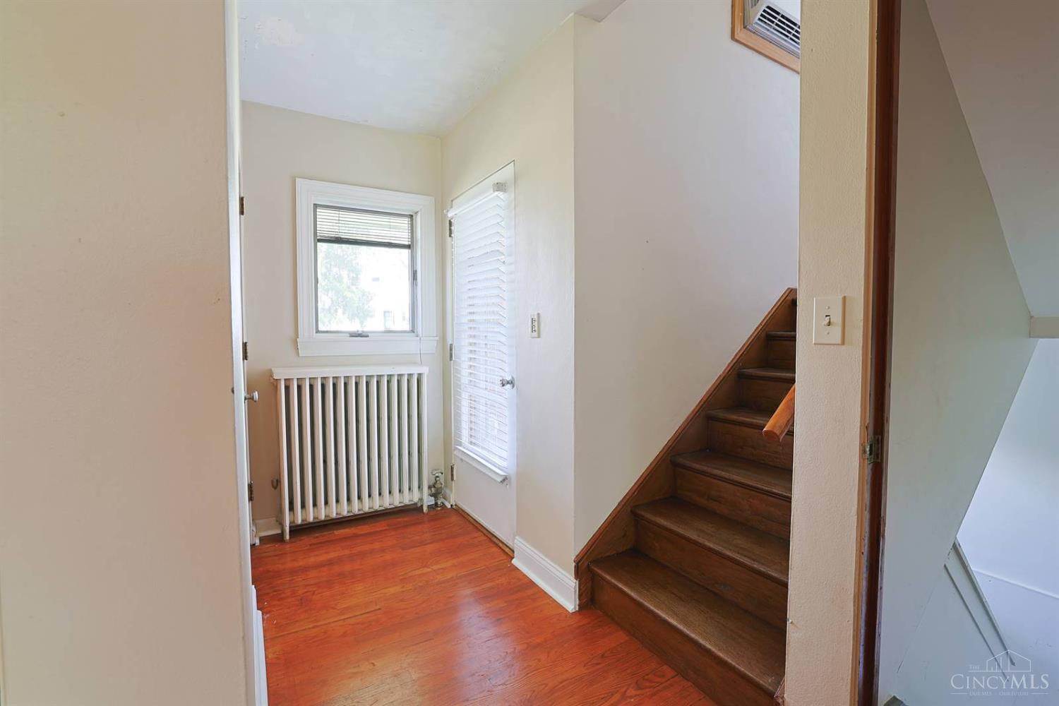 22 Avenell Lane, Greenhills, OH, 45218 — photo 3