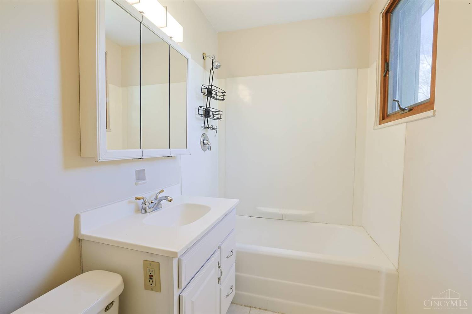 22 Avenell Lane, Greenhills, OH, 45218 — photo 16