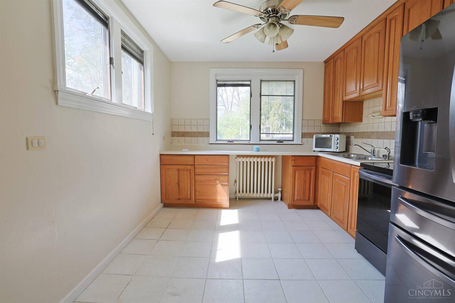 22 Avenell Lane, Greenhills, OH, 45218 — photo 8