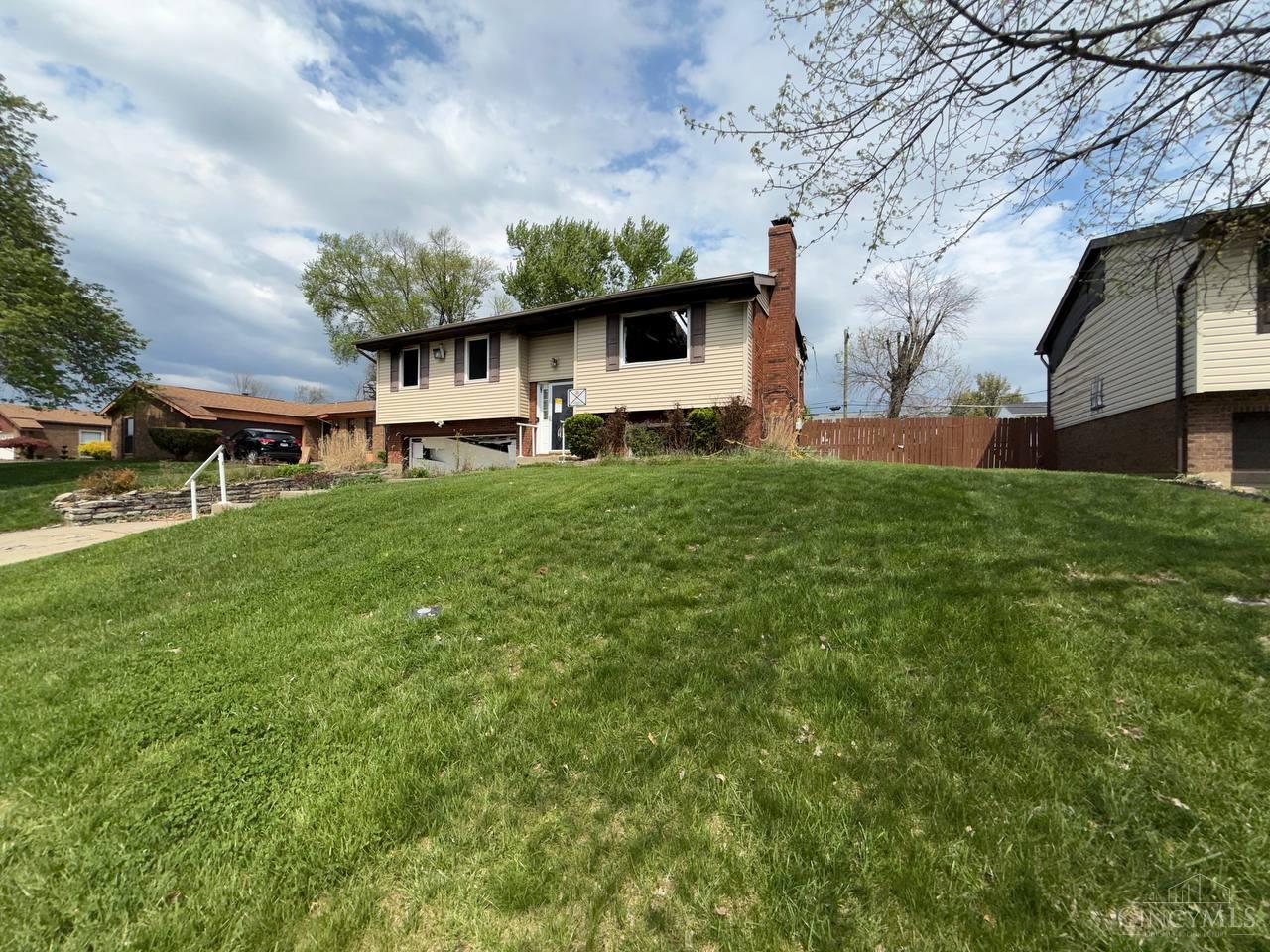 Homes for sale in Colerain Twp, OH | 2978 Regal Ln, Colerain Twp, OH 45251 | MLS# 1875357