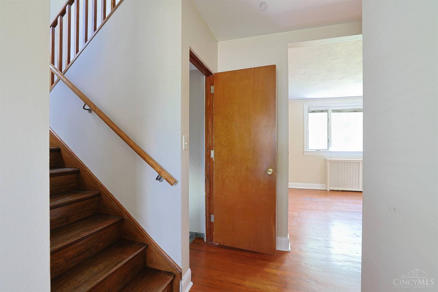 22 Avenell Lane, Greenhills, OH, 45218 — photo 4