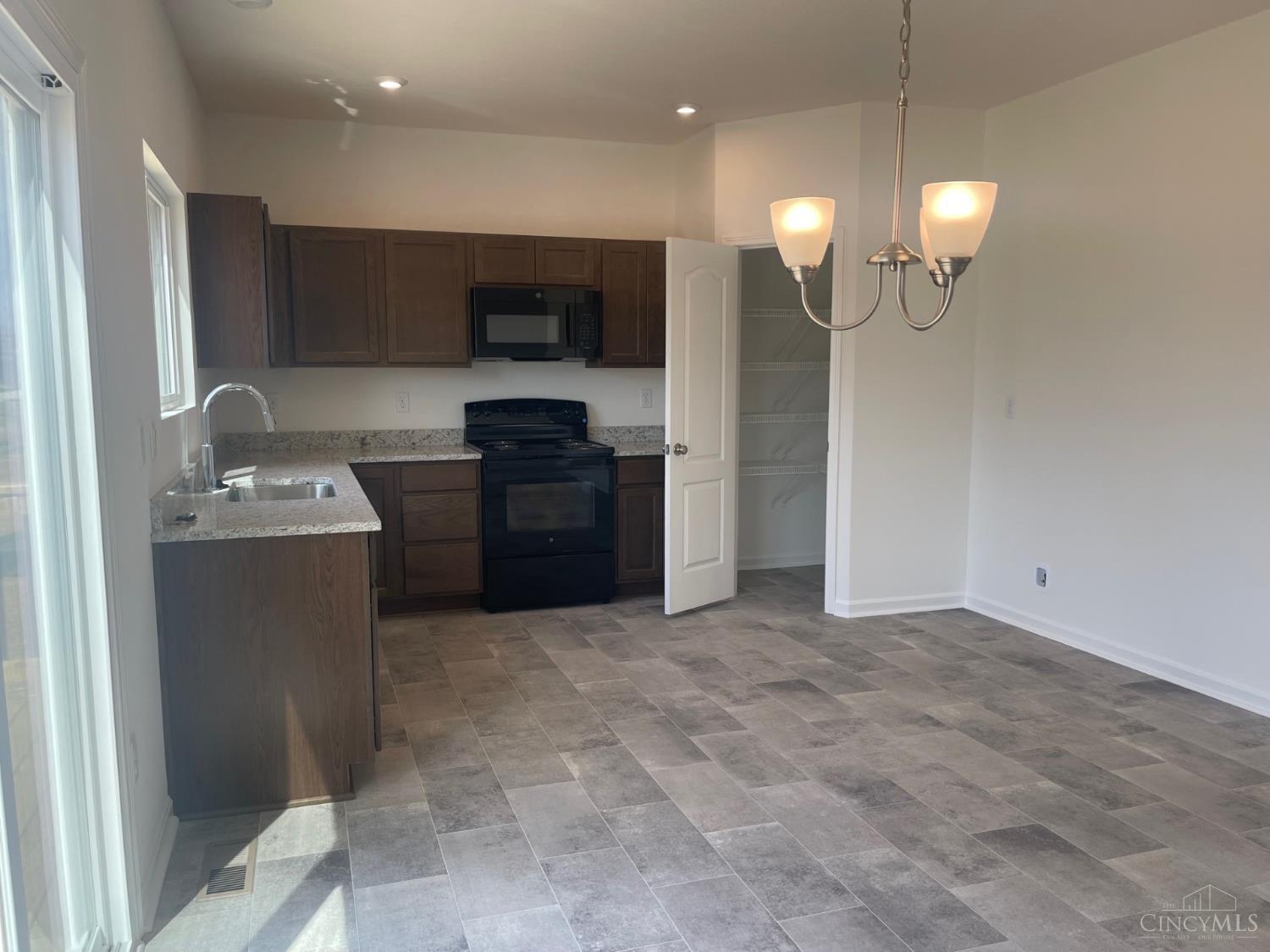 9009 Caprock Court, Harrison, OH, 45030 — photo 11