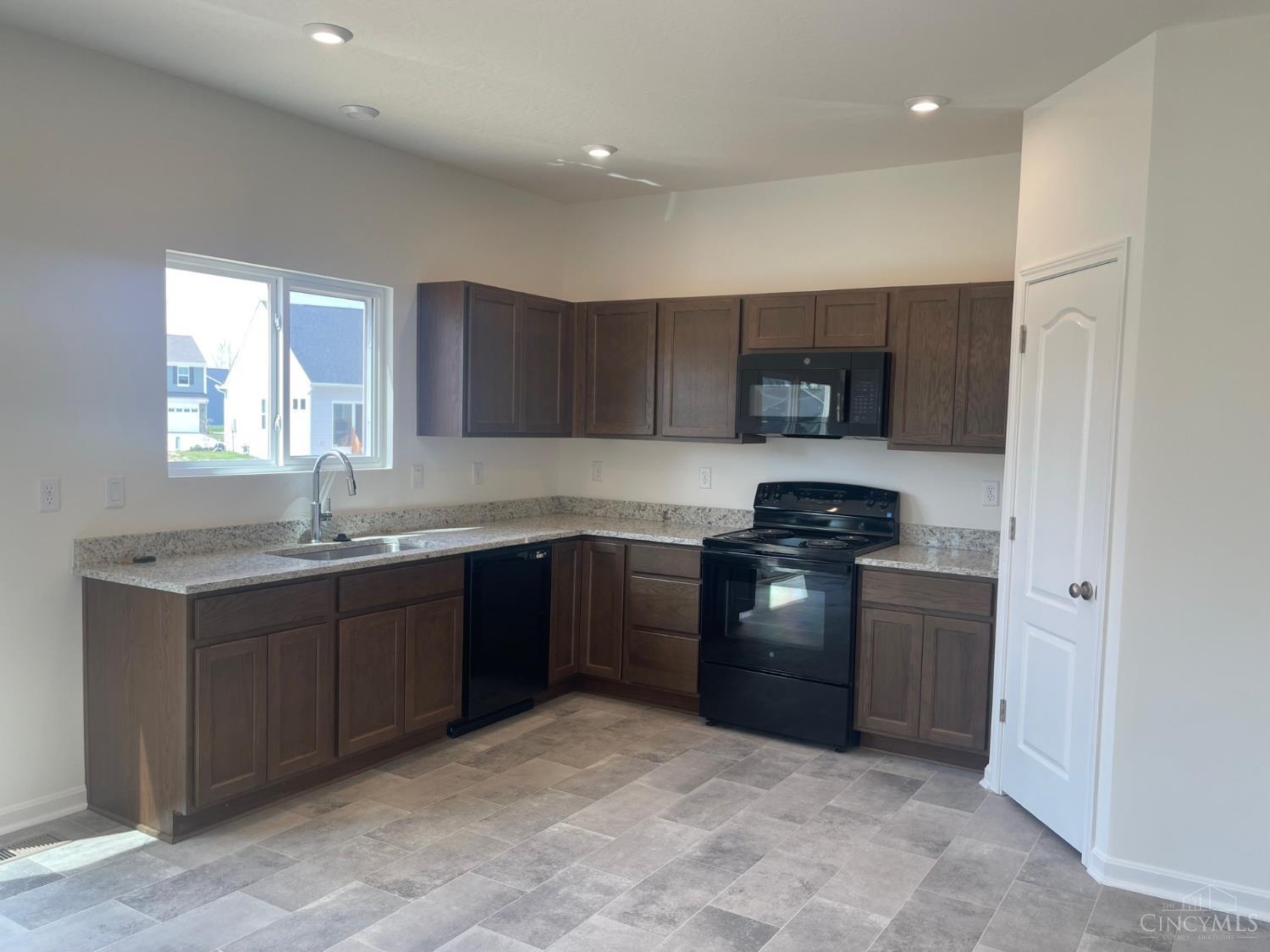9009 Caprock Court, Harrison, OH, 45030 — photo 13