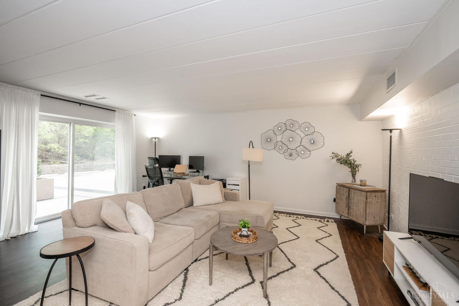 880 Rue De La Paix #A9, Cincinnati, OH, 45220 — photo 10