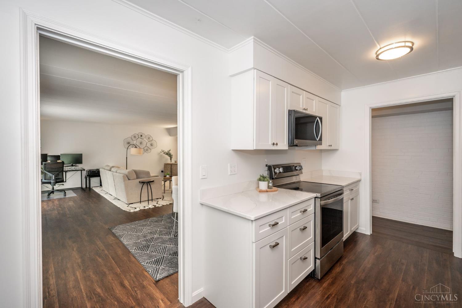 880 Rue De La Paix #A9, Cincinnati, OH, 45220 — photo 11