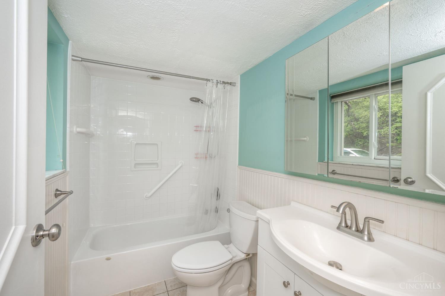 880 Rue De La Paix #A9, Cincinnati, OH, 45220 — photo 15