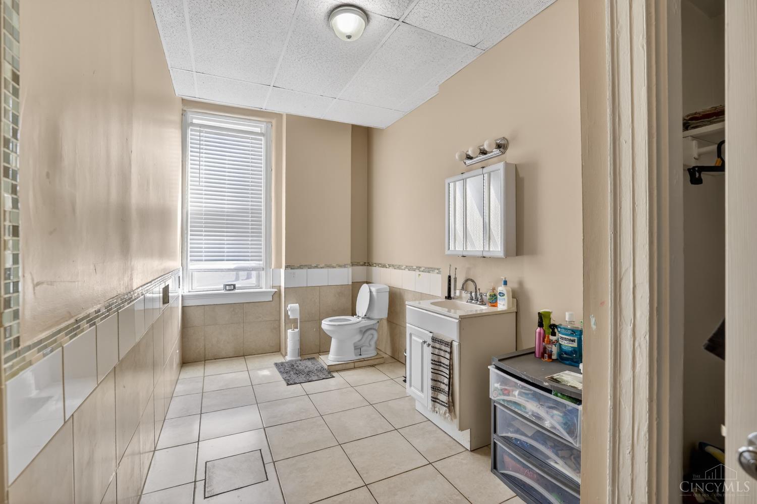 7049 Montgomery Road, Silverton, OH, 45236 — photo 52