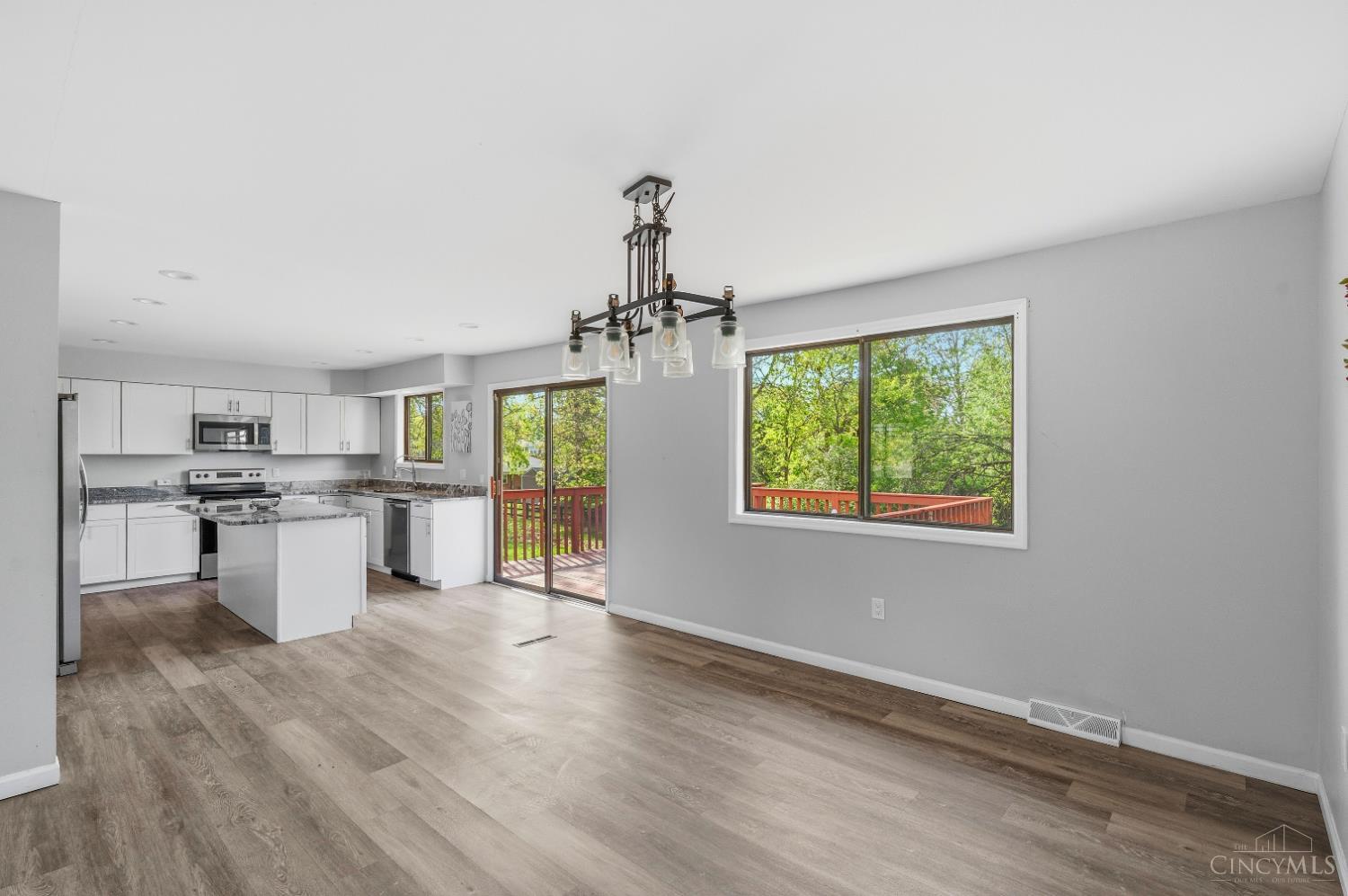 3647 Galbraith Road, Amberley, OH, 45236 — photo 13