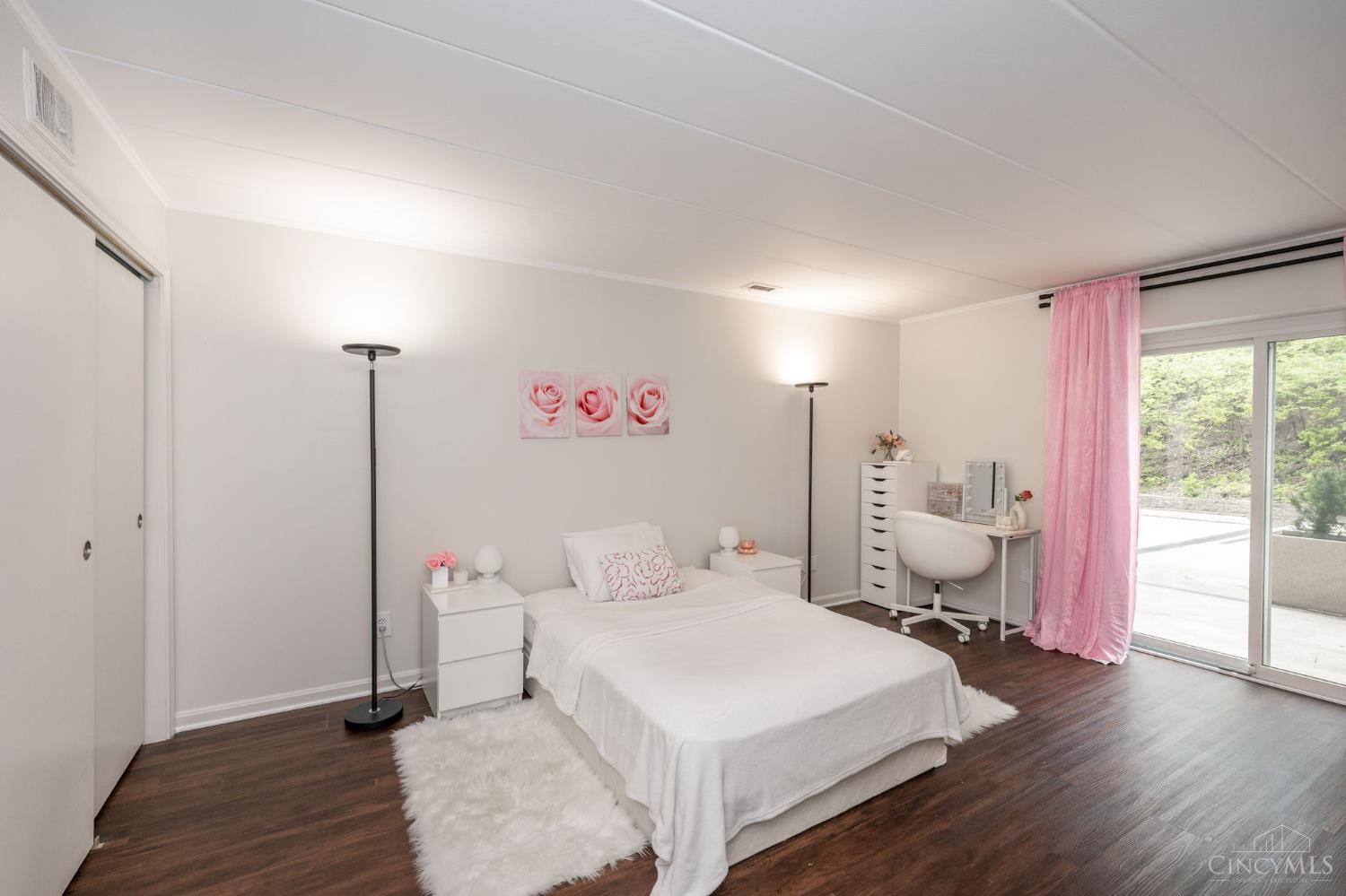 880 Rue De La Paix #A9, Cincinnati, OH, 45220 — photo 13