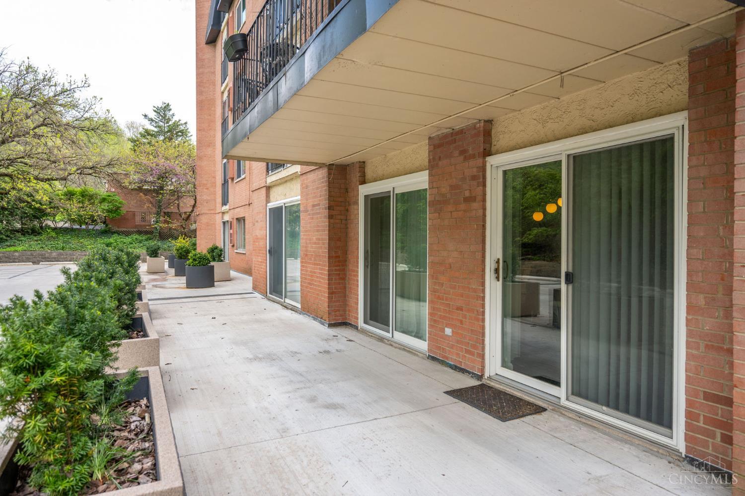 880 Rue De La Paix #A9, Cincinnati, OH, 45220 — photo 4