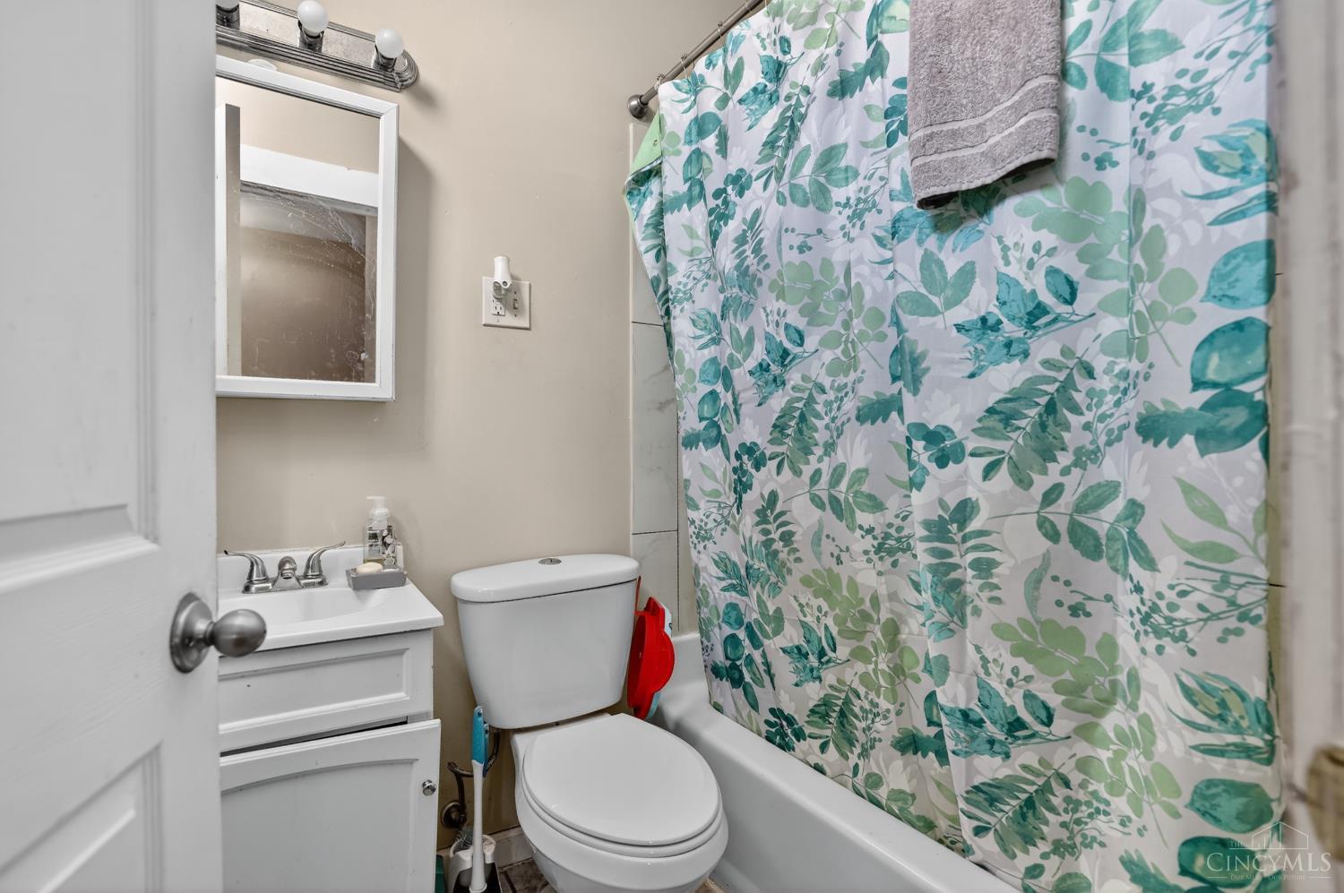 7049 Montgomery Road, Silverton, OH, 45236 — photo 56