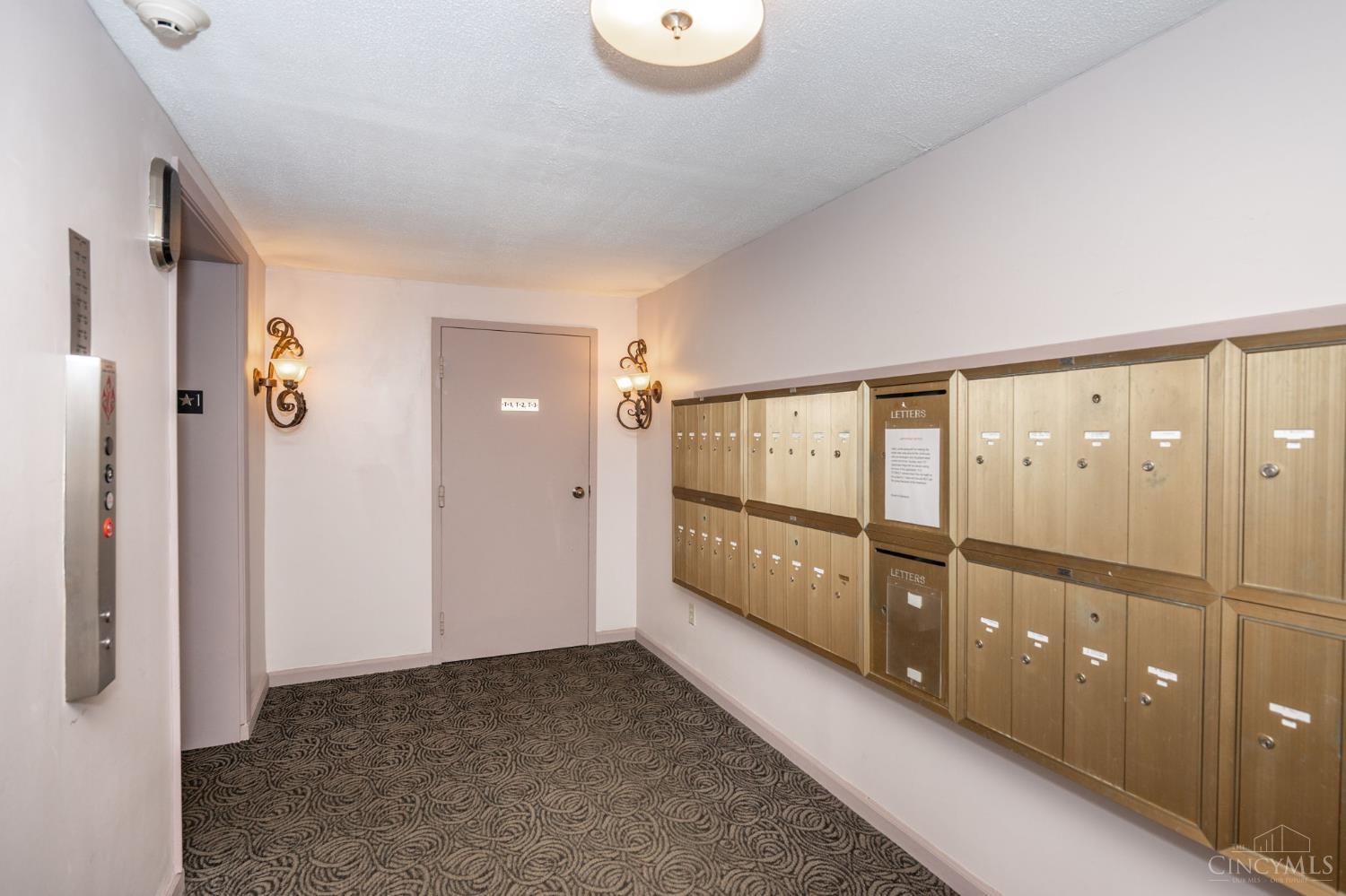 880 Rue De La Paix #A9, Cincinnati, OH, 45220 — photo 21