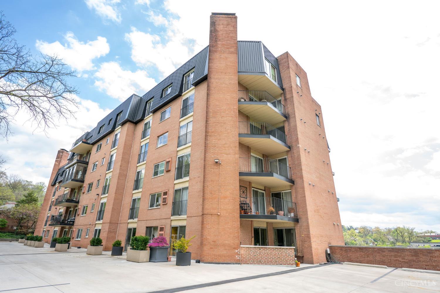 880 Rue De La Paix #A9, Cincinnati, OH, 45220 — photo 3