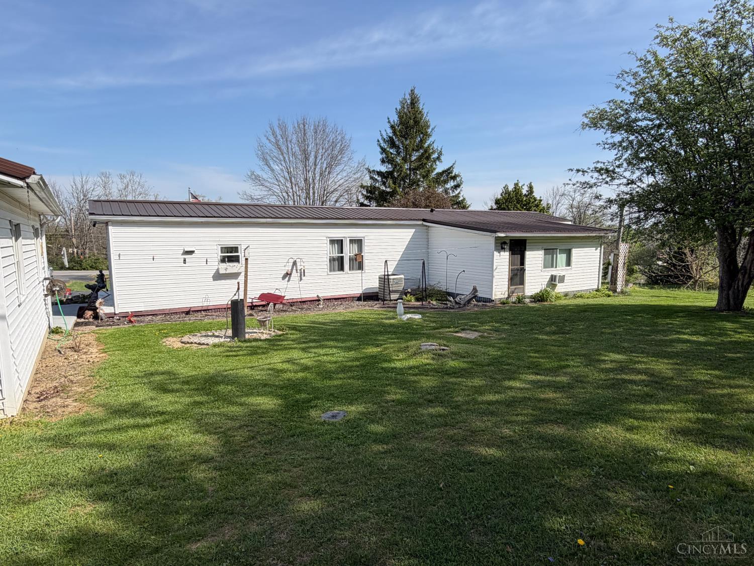 10818 North Shore Drive, Paint Twp, OH, 45133 — photo 7