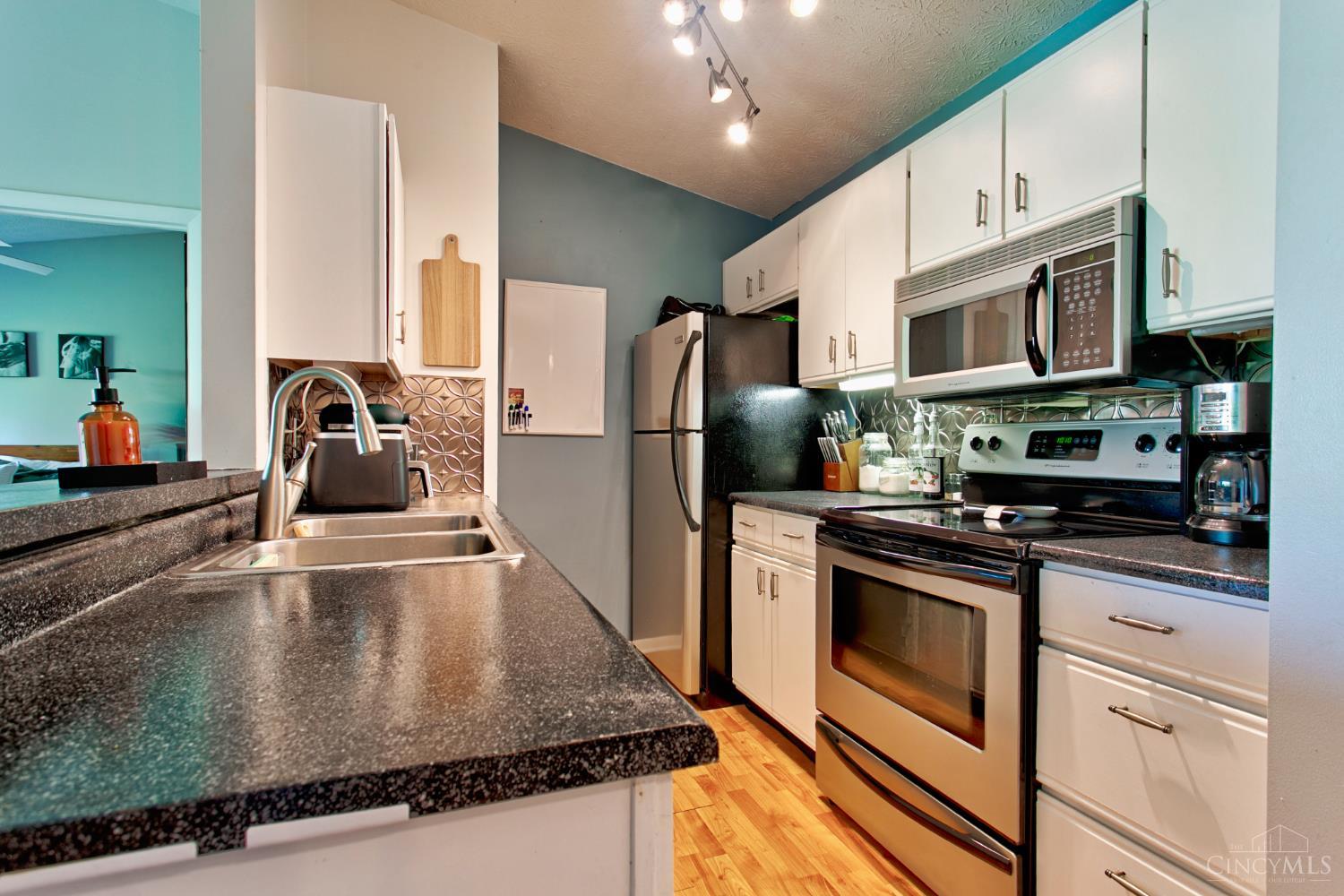 5975 Meadow Creek Drive #12, Miami Twp, OH, 45150 — photo 3
