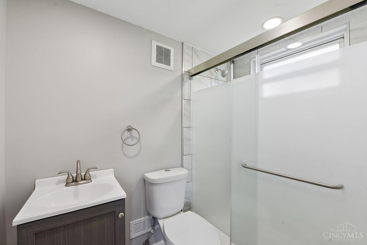10660 Bridlepath Lane, Sharonville, OH, 45241 — photo 35