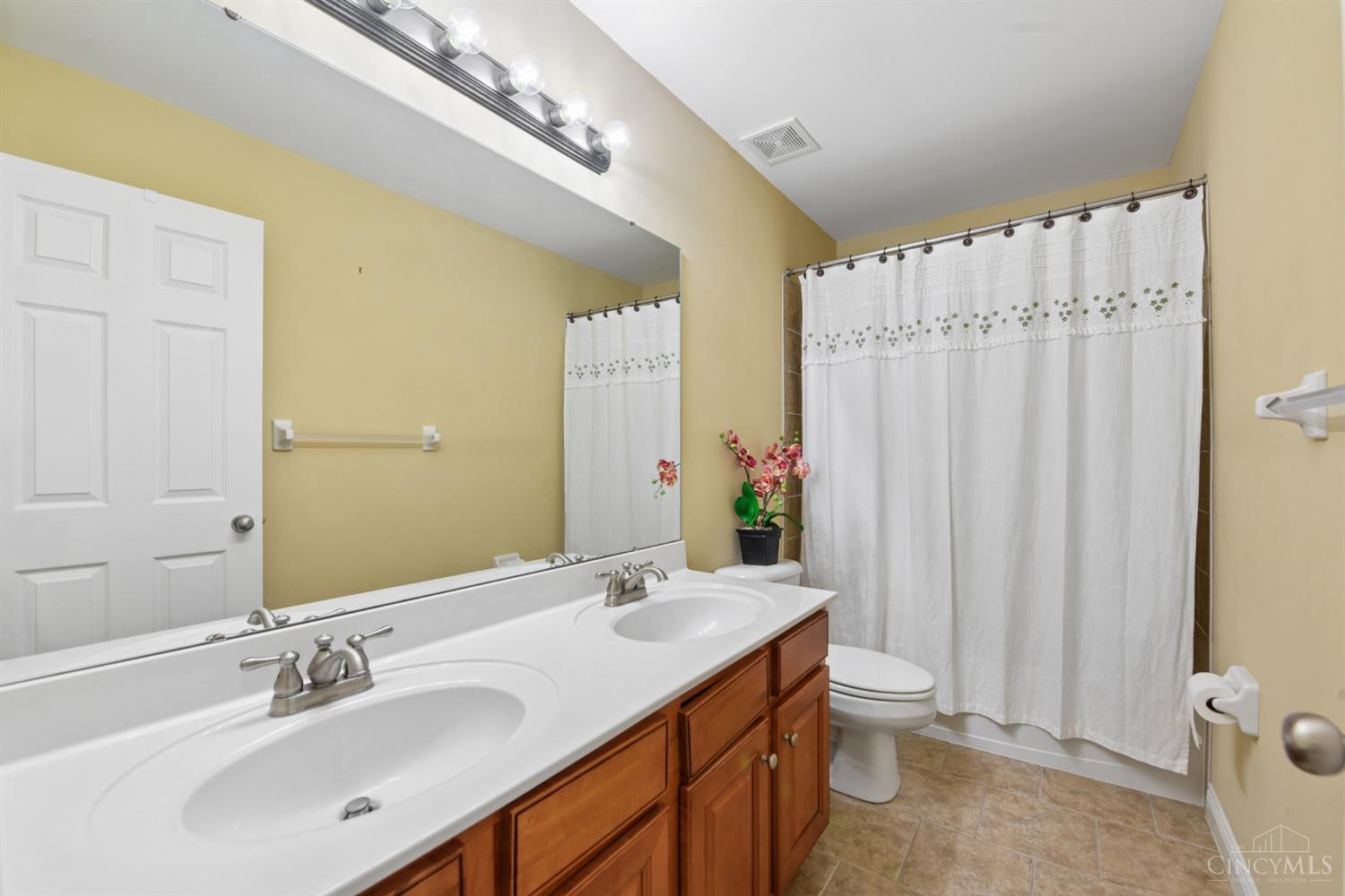 325 Eastbury Drive, Loveland, OH, 45140 — photo 37