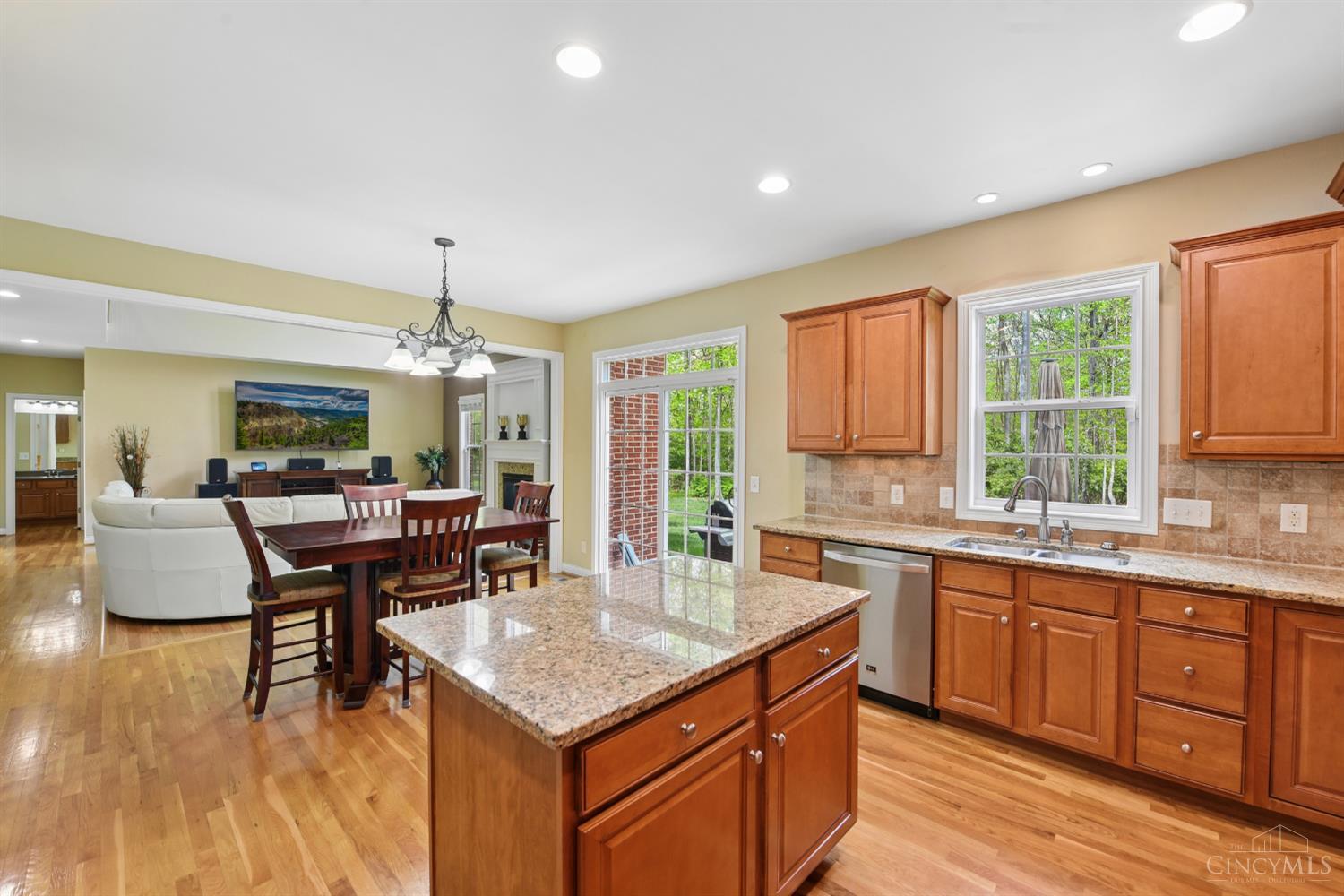 325 Eastbury Drive, Loveland, OH, 45140 — photo 9