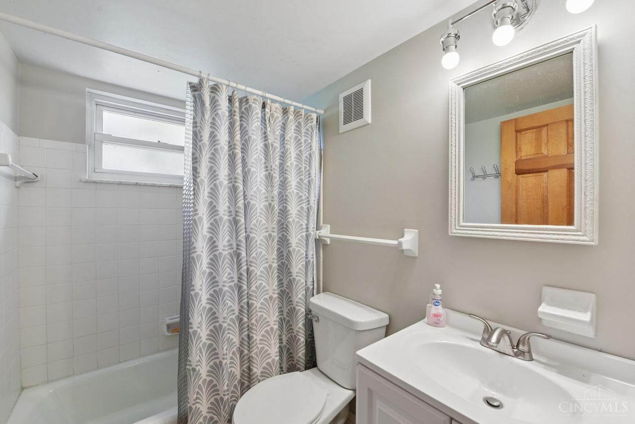 10660 Bridlepath Lane, Sharonville, OH, 45241 — photo 38