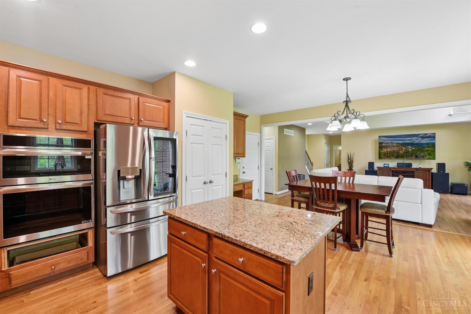 325 Eastbury Drive, Loveland, OH, 45140 — photo 12