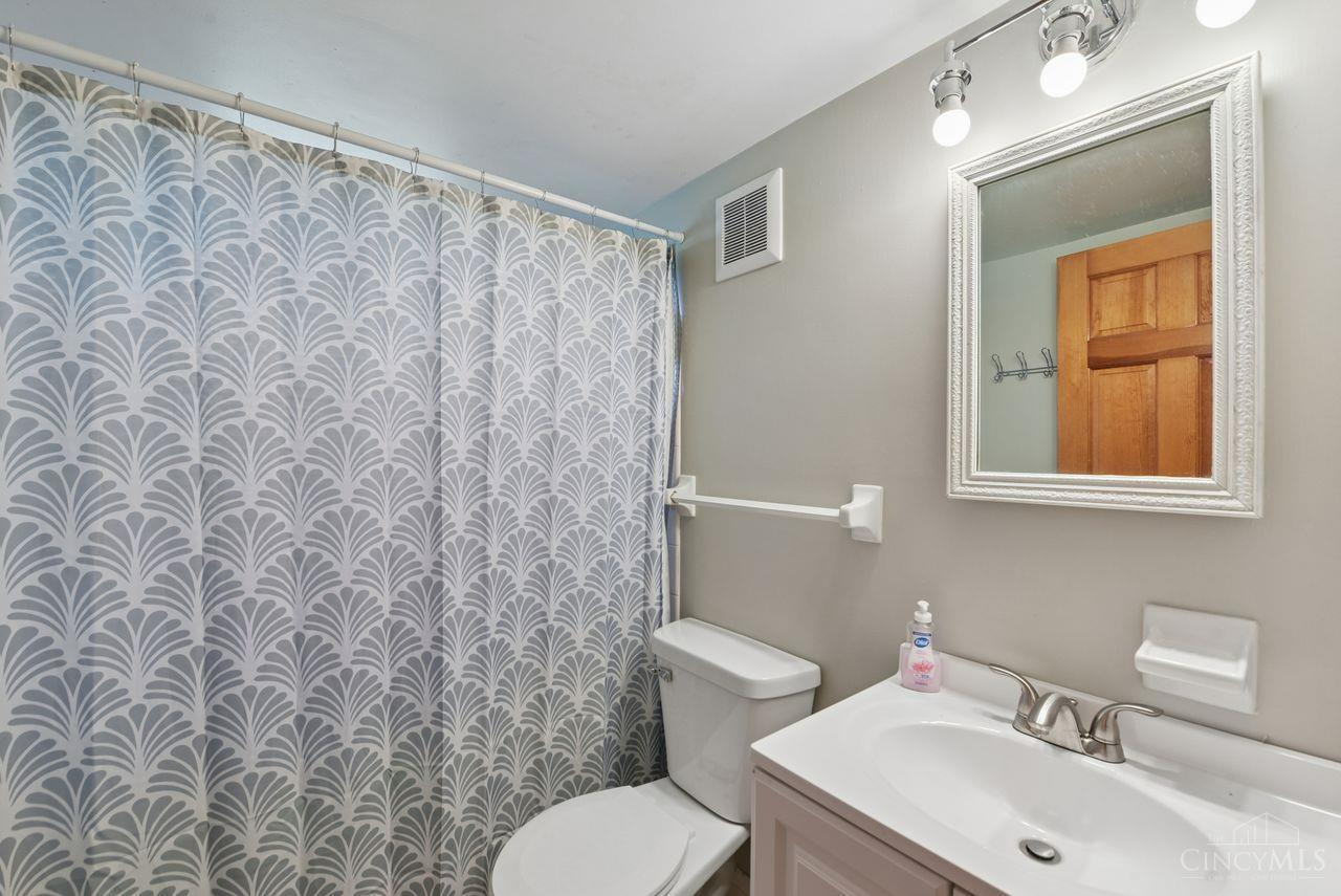 10660 Bridlepath Lane, Sharonville, OH, 45241 — photo 37