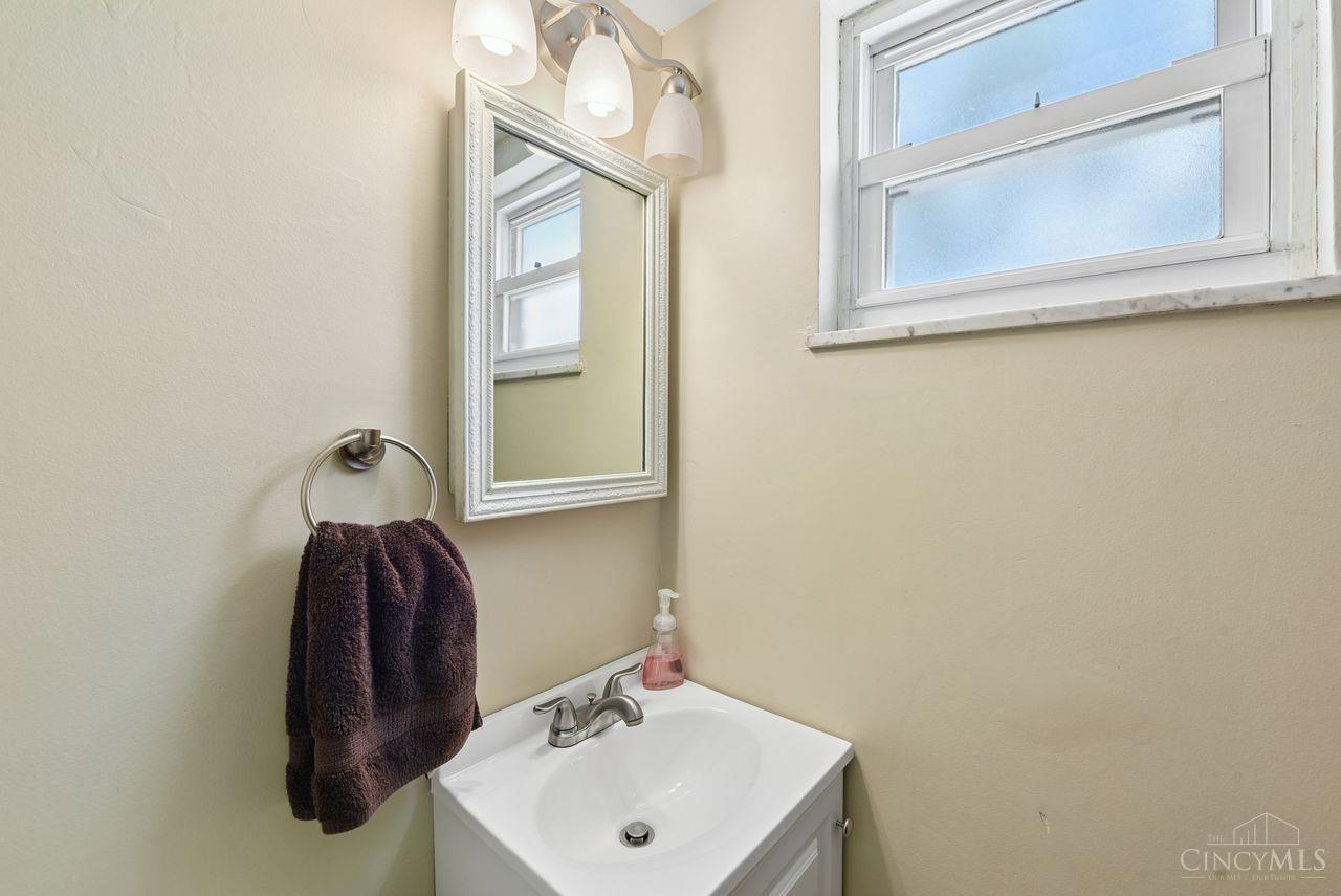 10660 Bridlepath Lane, Sharonville, OH, 45241 — photo 36