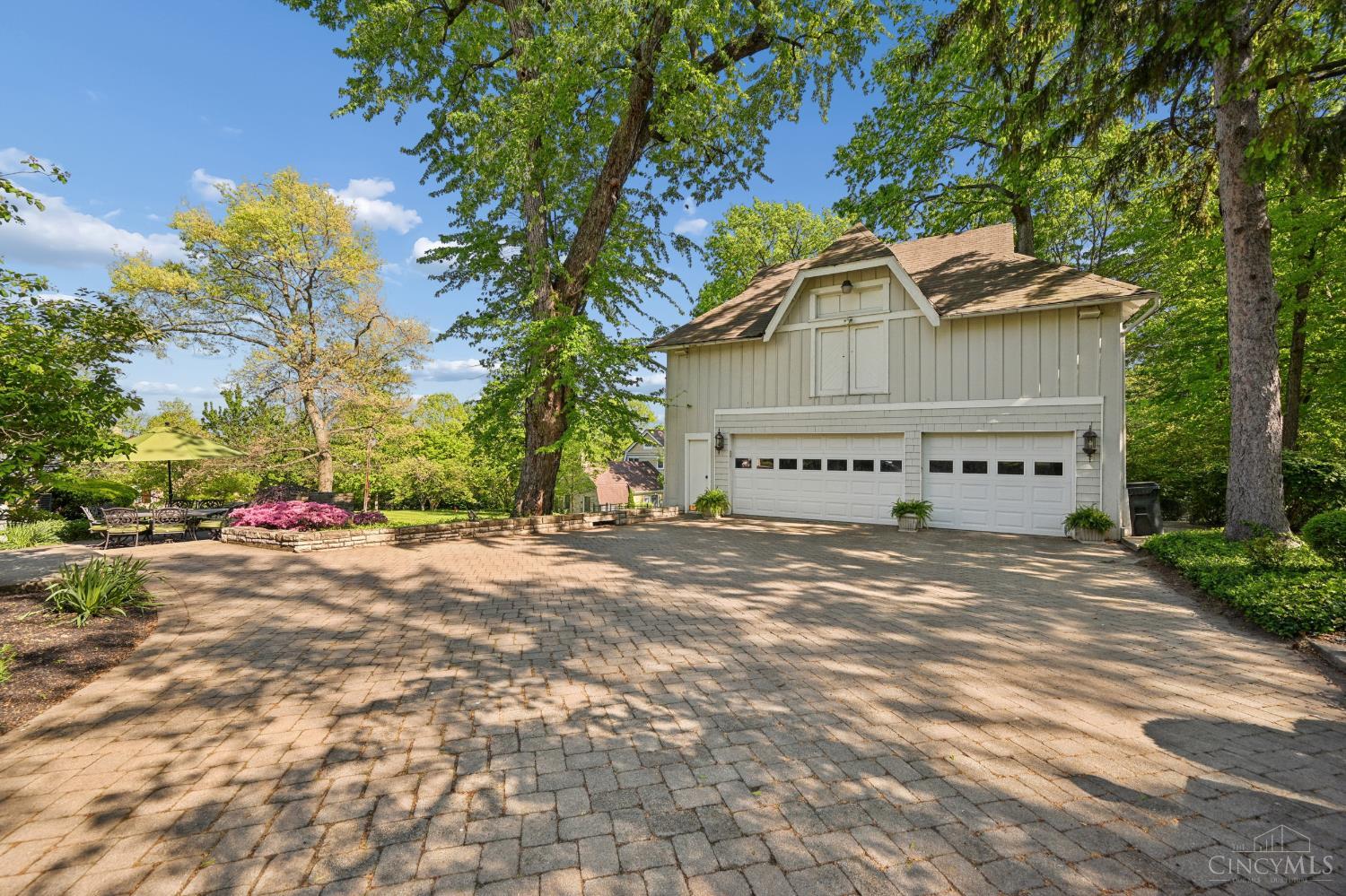 835 Ivy Avenue, Glendale, OH, 45246 — photo 43