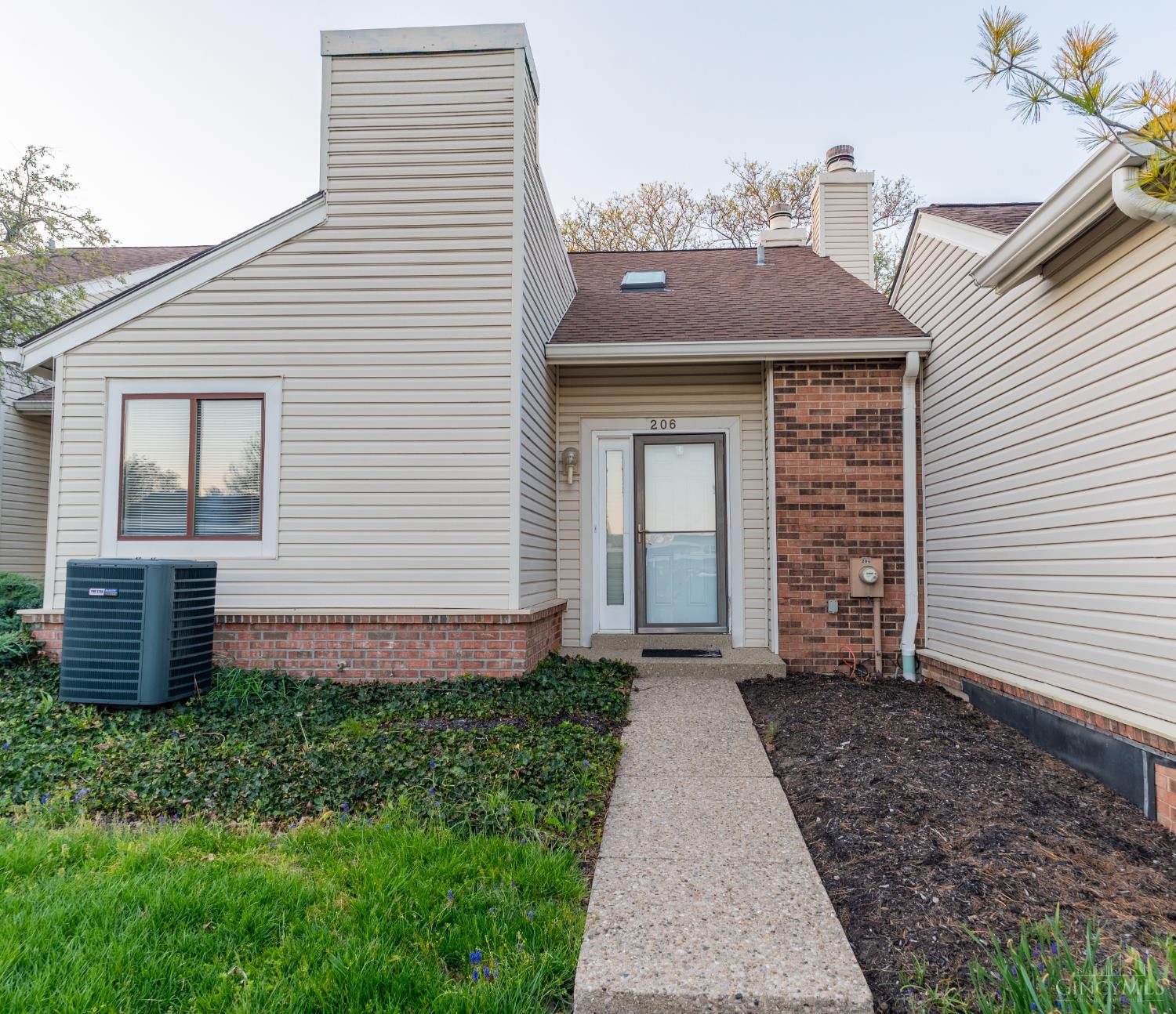 Homes for sale in Mason, OH | 206 Sherwood Green Ct, Mason, OH 45040 | MLS# 1876412