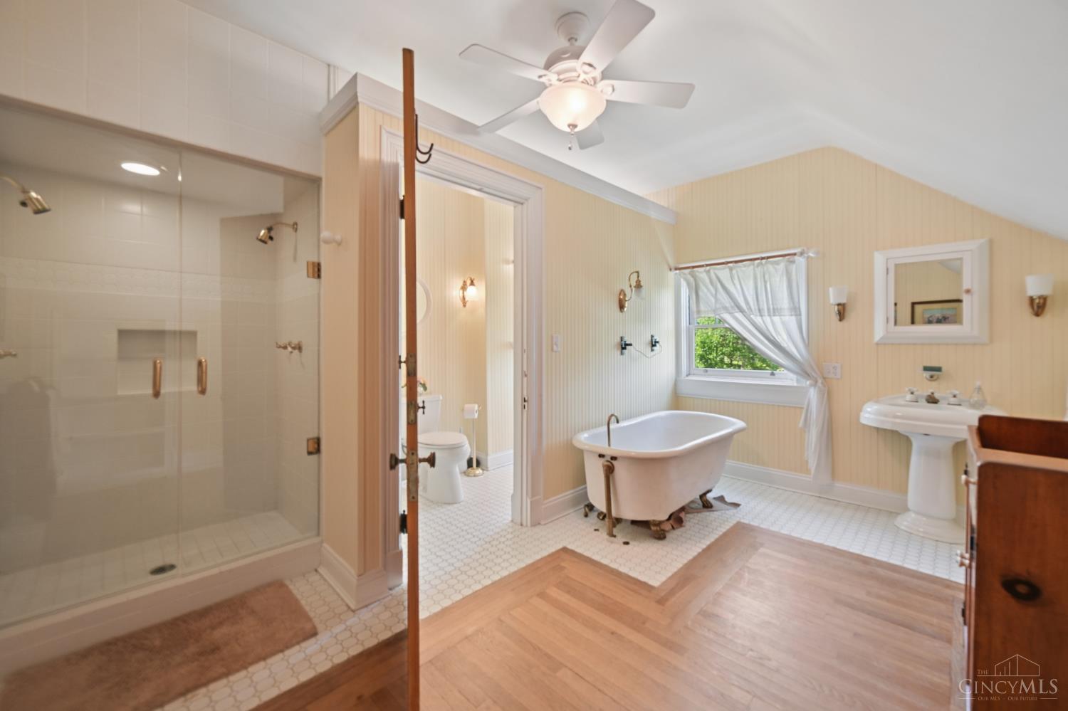 835 Ivy Avenue, Glendale, OH, 45246 — photo 34