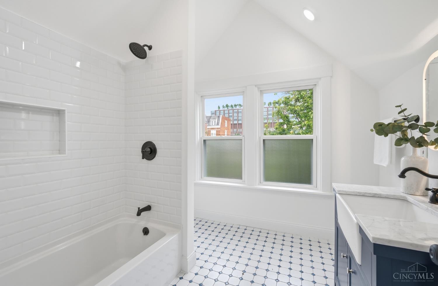 136 Dorchester Avenue, Cincinnati, OH, 45219 — photo 19