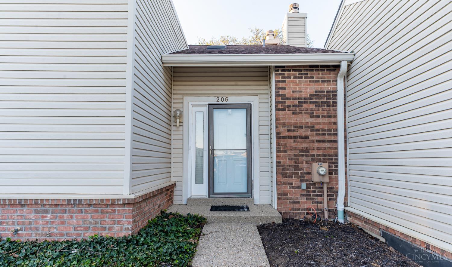Homes for sale in Mason, OH | 206 Sherwood Grn Ct, Mason, OH 45040