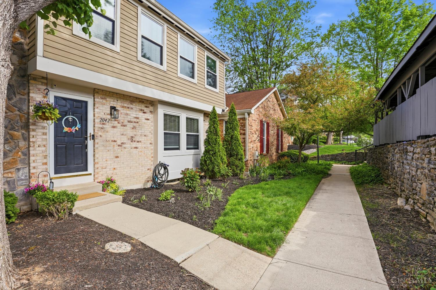 2042 Stratford Court, Loveland, OH, 45140 — photo 2