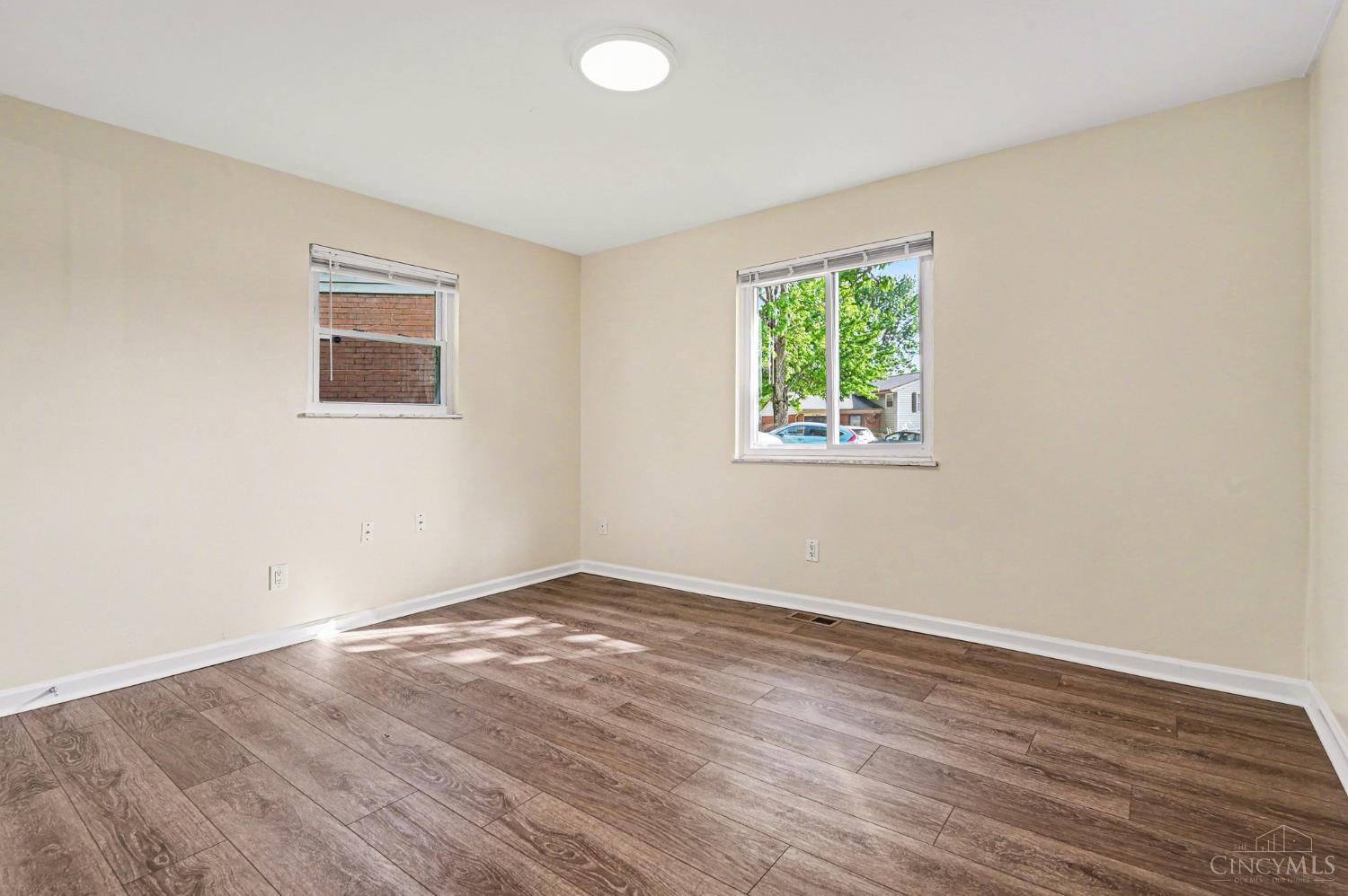 950 Harkin Drive, Forest Park, OH, 45240 — photo 9