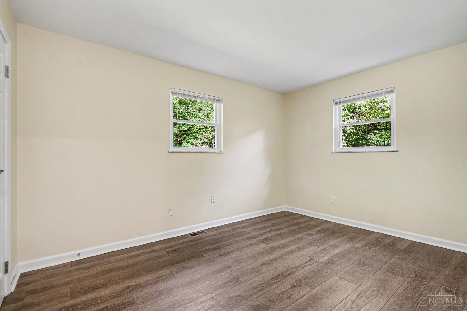 950 Harkin Drive, Forest Park, OH, 45240 — photo 7