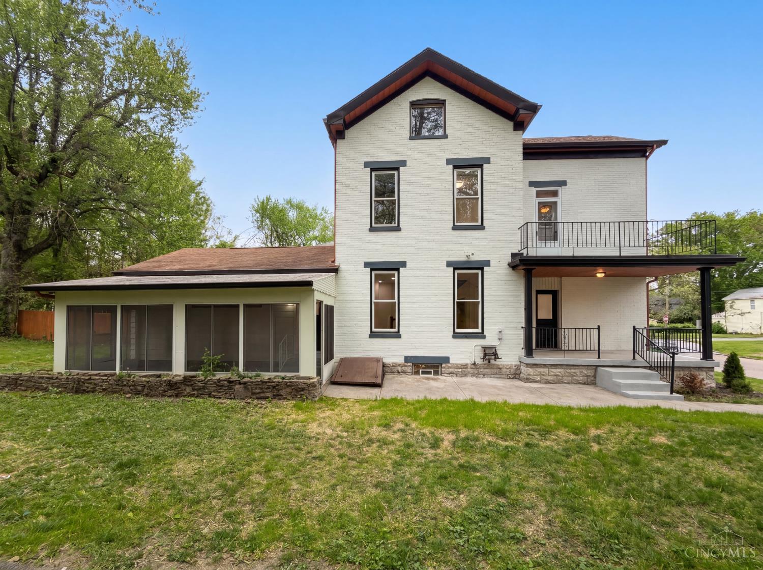 1st image of 233 C St, Hamilton, OH 45013 | MLS# 1876733