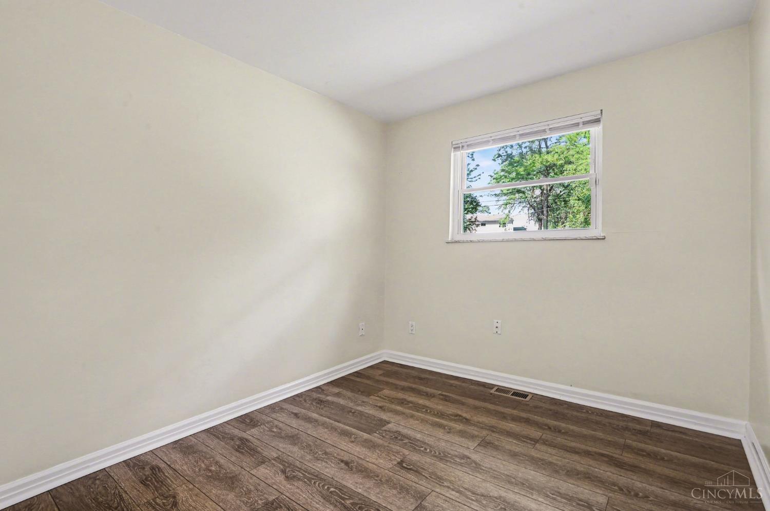 950 Harkin Drive, Forest Park, OH, 45240 — photo 6