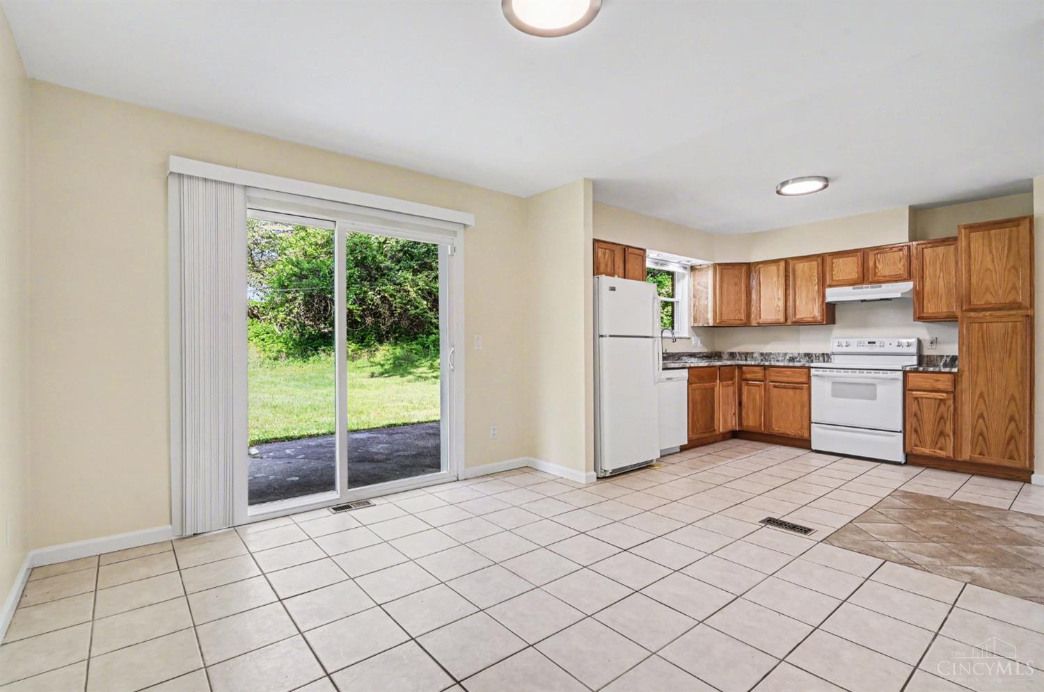 950 Harkin Drive, Forest Park, OH, 45240 — photo 5