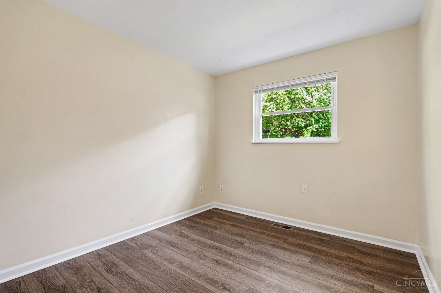 950 Harkin Drive, Forest Park, OH, 45240 — photo 8