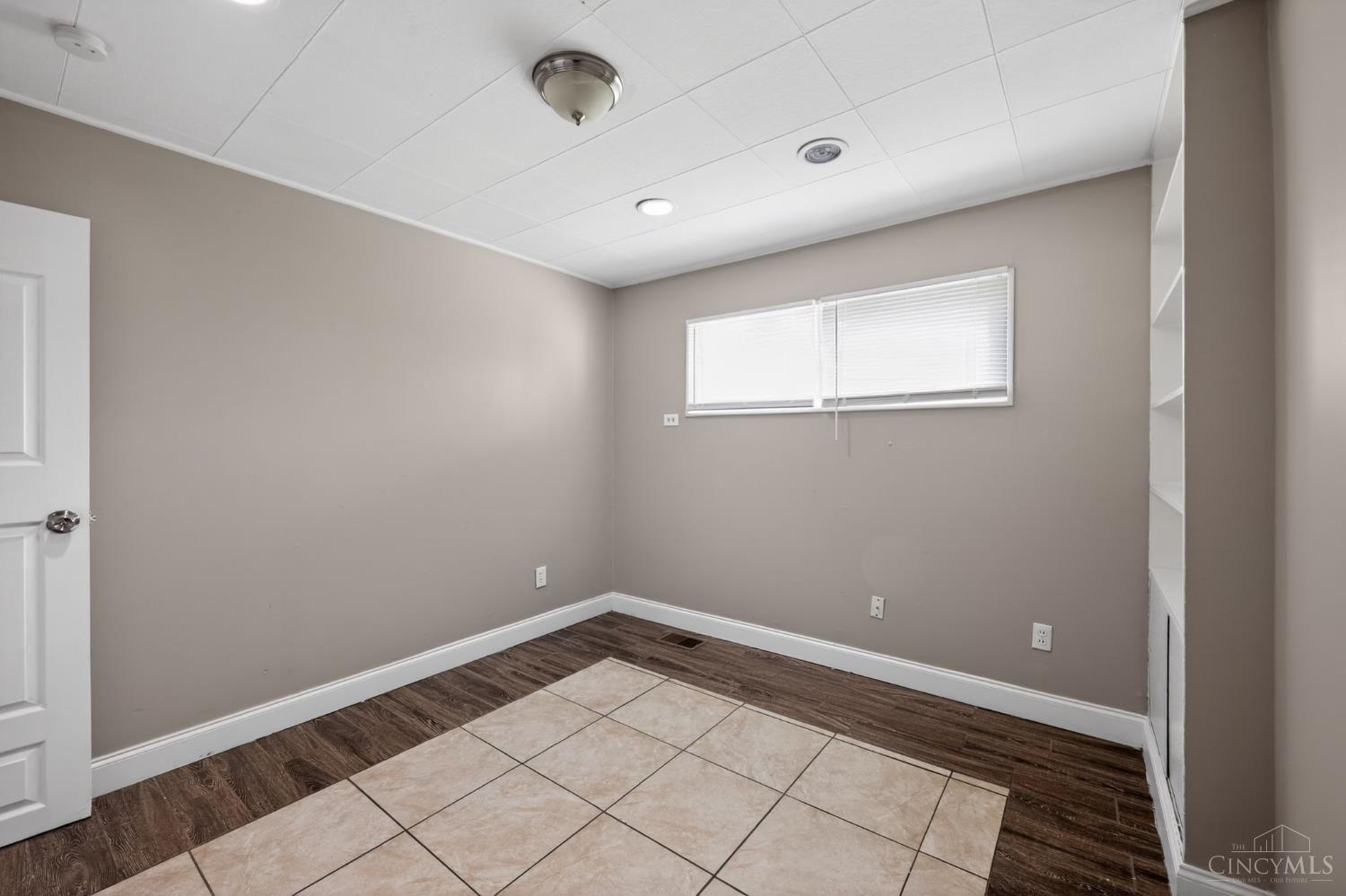 8819 Grenada Drive, Springfield Twp., OH, 45231 — photo 12