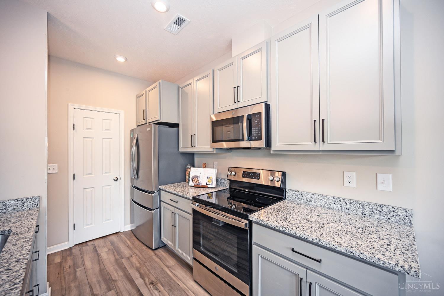 1506 Summerview Lane, Miami Twp, OH, 45150 — photo 14