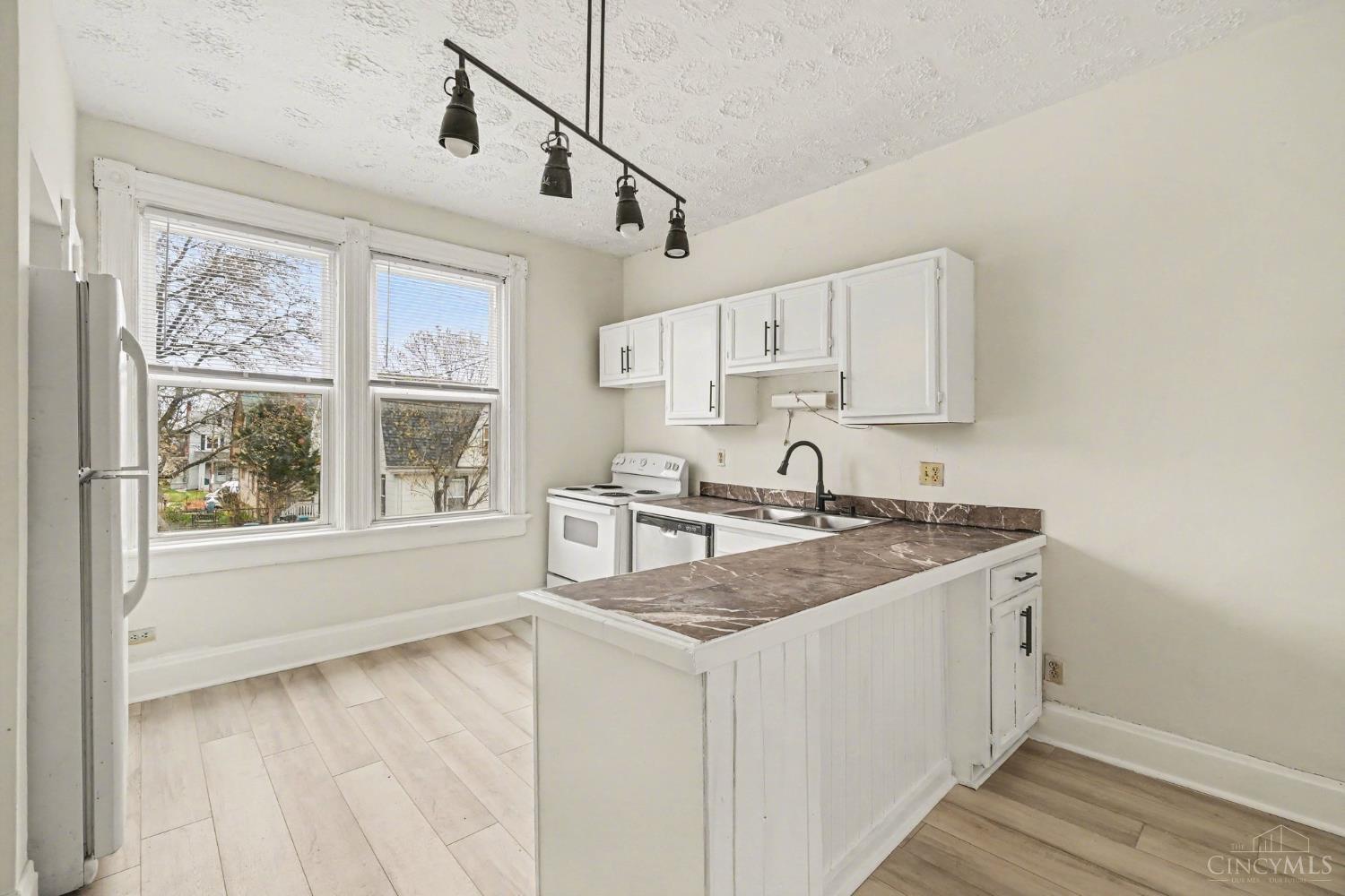 421 Southview Avenue, Cincinnati, OH, 45219 — photo 3