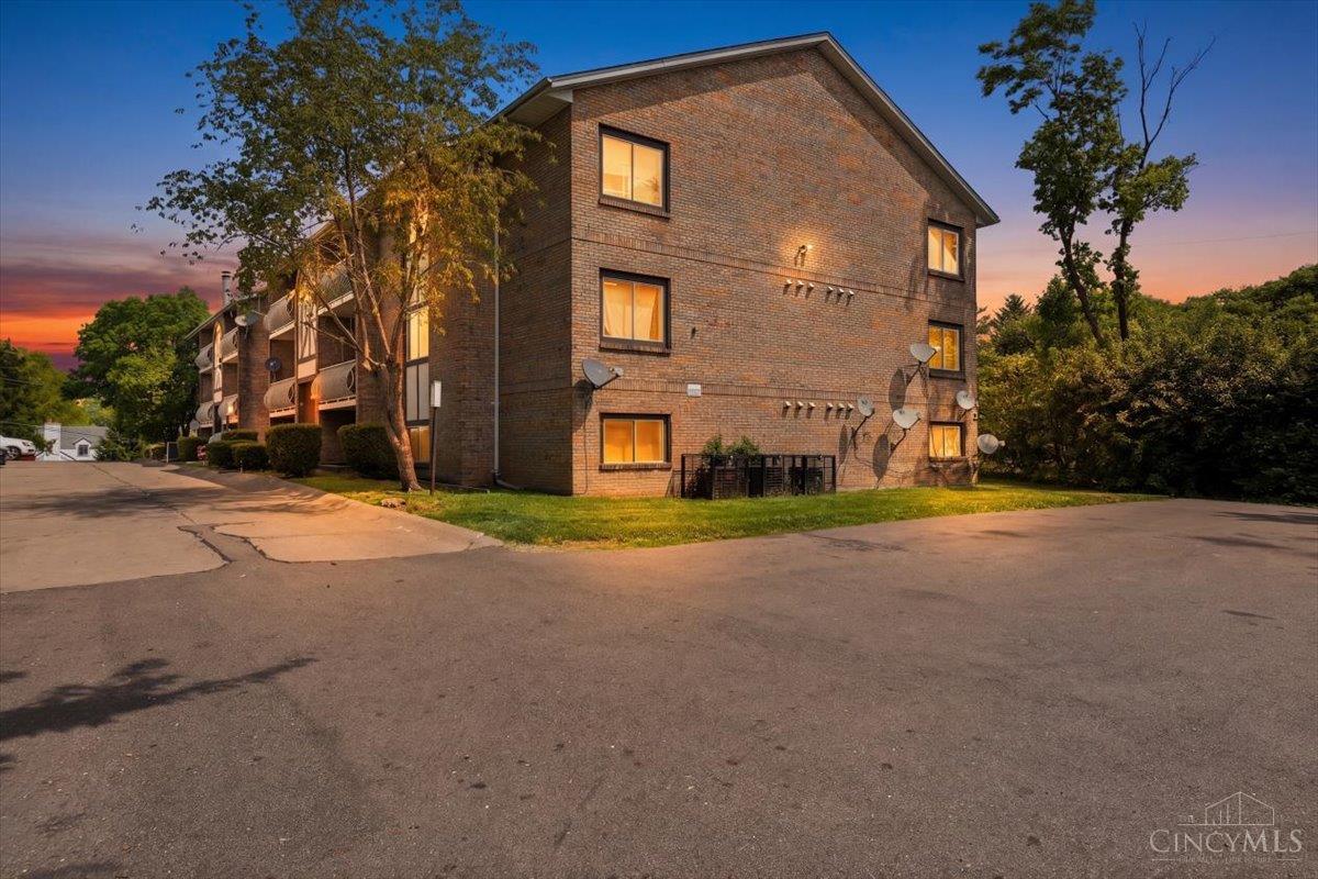2435 Montana Avenue #11, Cincinnati, OH, 45211 — photo 2
