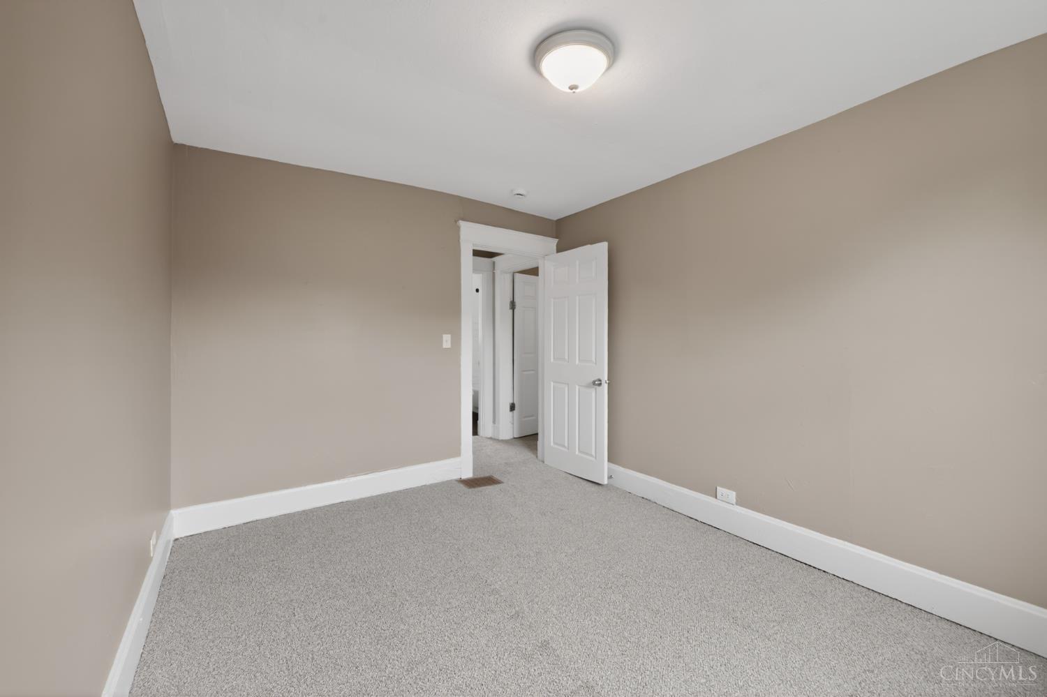 4938 Plainville Road, Cincinnati, OH, 45227 — photo 11