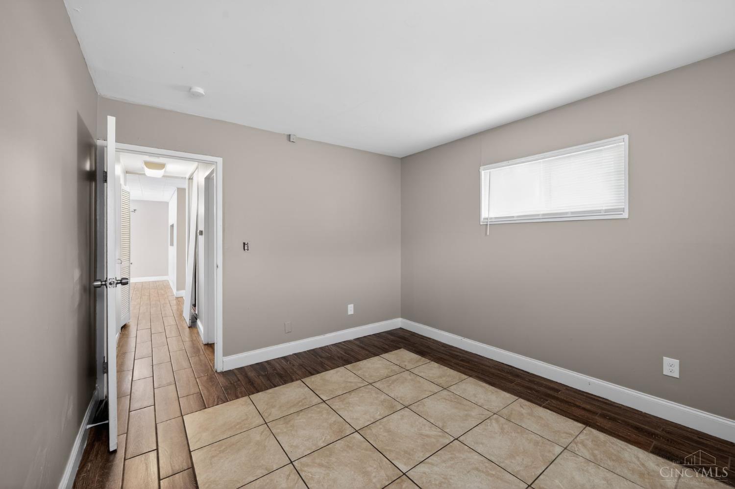 8819 Grenada Drive, Springfield Twp., OH, 45231 — photo 10