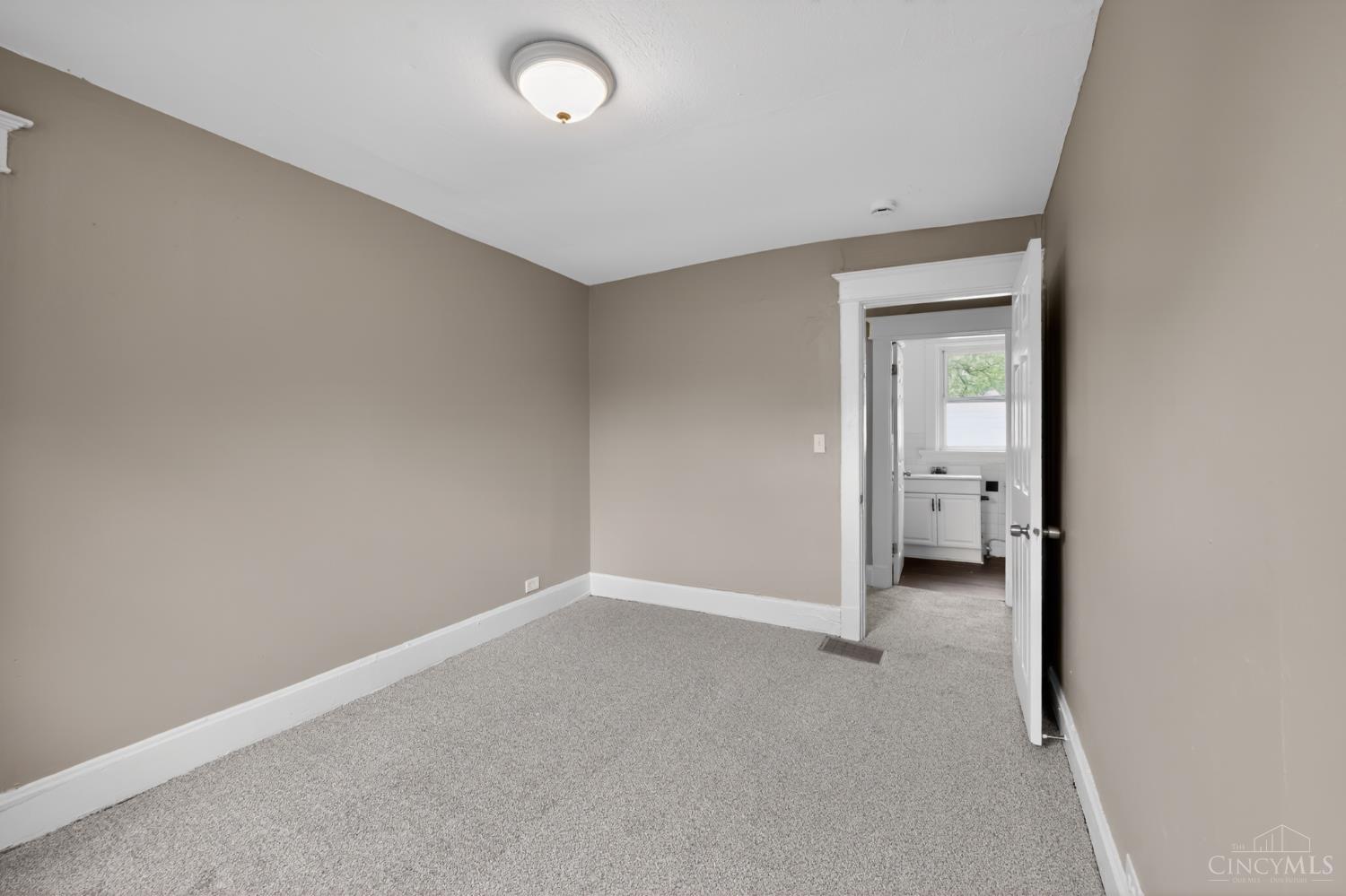 4938 Plainville Road, Cincinnati, OH, 45227 — photo 14