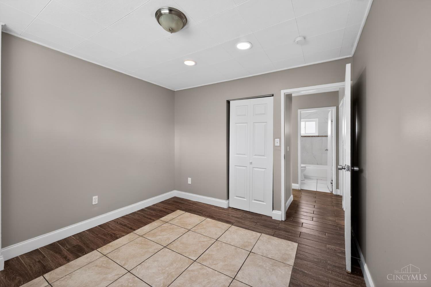 8819 Grenada Drive, Springfield Twp., OH, 45231 — photo 8