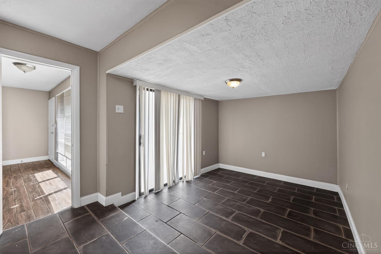 8819 Grenada Drive, Springfield Twp., OH, 45231 — photo 5
