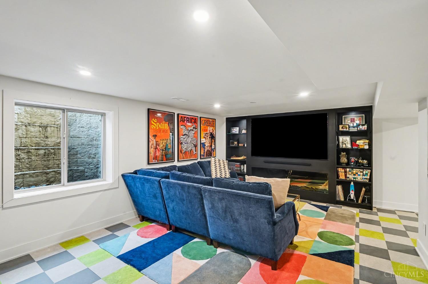 8130 Hopewell Road, Montgomery, OH, 45242