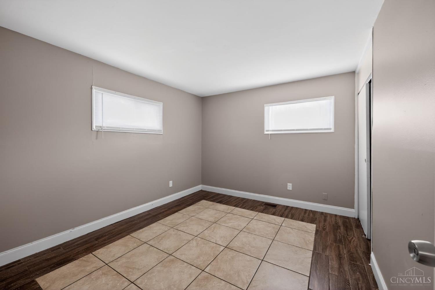 8819 Grenada Drive, Springfield Twp., OH, 45231 — photo 11